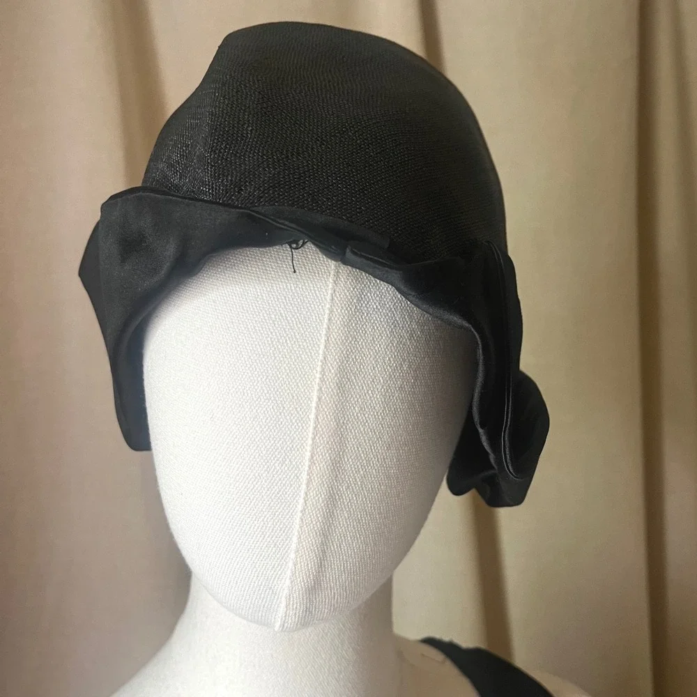 Vintage 1920s 1930s Lasdon New York Black Cloche Hat Satin Trim Art Deco‎ Small
